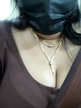 Queenflowerr online show from February 11, 7:38 pm