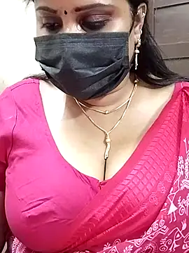 Queenflowerr online show from February 14, 10:28 am