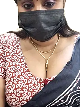 Queenflowerr online show from February 18, 3:32 pm