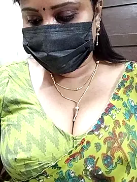 Queenflowerr online show from February 19, 3:39 am