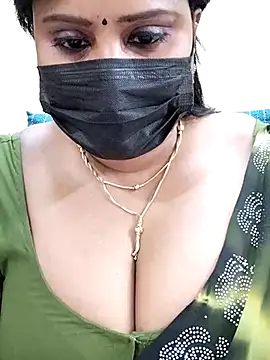 Queenflowerr online show from March 9, 11:36 am