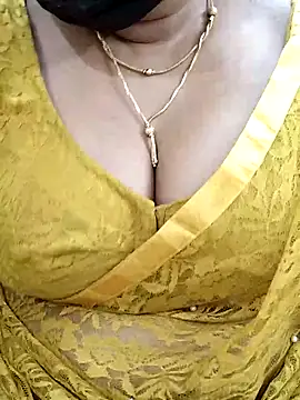 Queenflowerr online show from March 12, 2:20 am