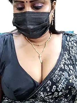 Queenflowerr online show from March 14, 5:57 pm