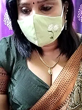 Queenflowerr online show from October 25, 4:31 am