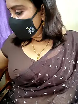 Queenflowerr online show from March 9, 3:05 pm