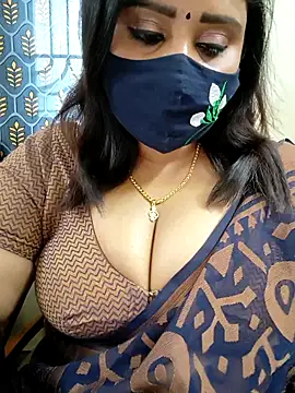 Queenflowerr online show from April 17, 7:11 am