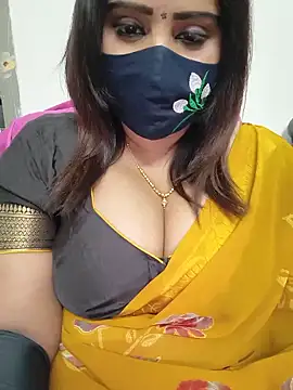 Queenflowerr online show from June 4, 9:37 am