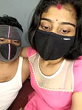 Snapshot of Love-N chatting on November 12, 7:35 pm Love-N online show from November 12, 7:35 pm