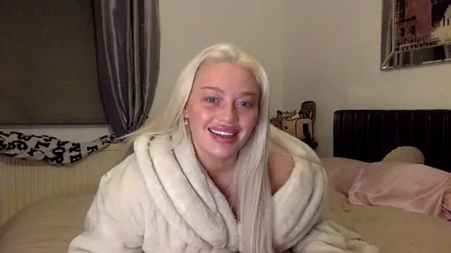 Snapshot of blissdimicco chatting on January 22, 8:49 pm blissdimicco online show from January 22, 8:49 pm