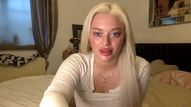 Snapshot of blissdimicco chatting on January 23, 3:22 pm blissdimicco online show from January 23, 3:22 pm