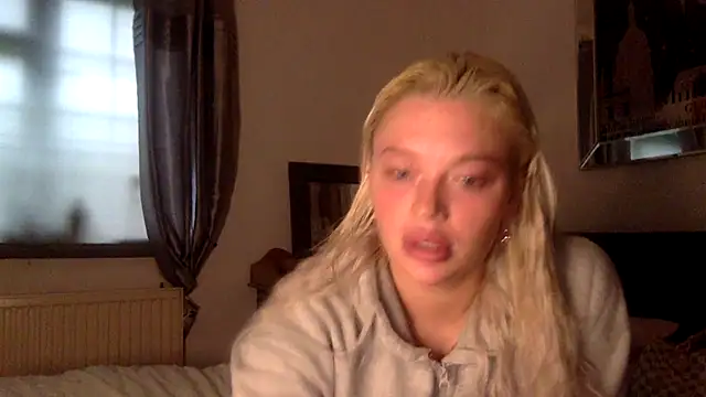 Snapshot of blissdimicco chatting on February 1, 11:32 am blissdimicco online show from February 1, 11:32 am