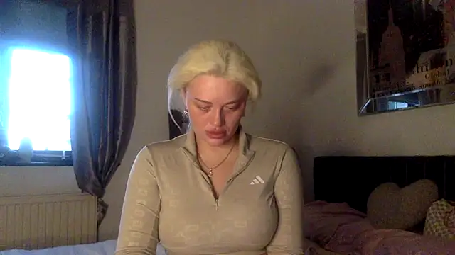 Snapshot of blissdimicco chatting on February 6, 4:58 pm blissdimicco online show from February 6, 4:58 pm