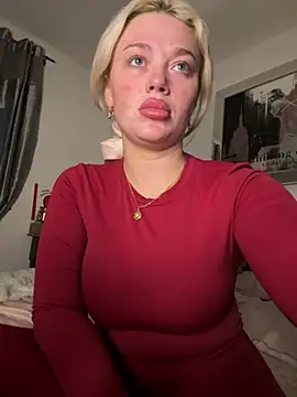 Snapshot of blissdimicco chatting on February 26, 5:28 pm blissdimicco online show from February 26, 5:28 pm