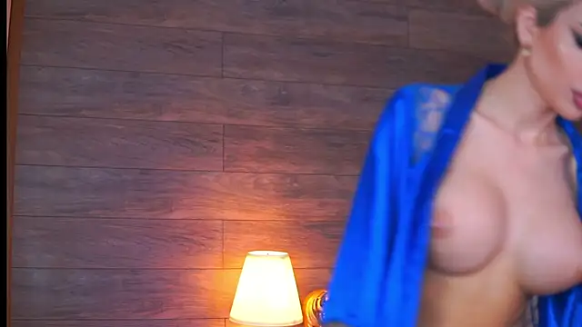 Juicy Jessye online show from October 31, 8:43 pm