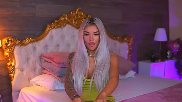 Juicy Jessye online show from June 25, 8:13 pm