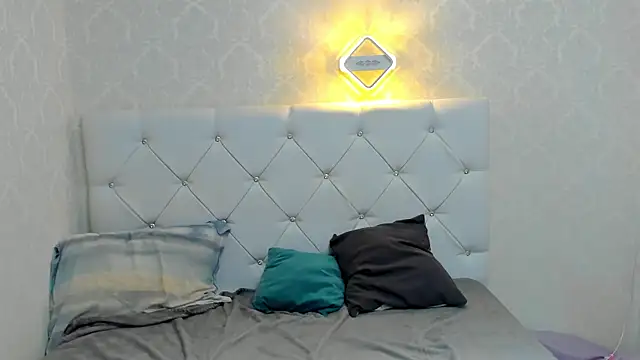 Snapshot of GladysHewell chatting on January 30, 1:21 pm GladysHewell online show from January 30, 1:21 pm