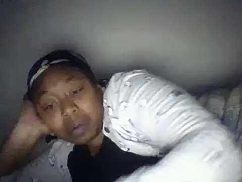 Snapshot of angeliquebelcali chatting on February 21, 2:28 am angeliquebelcali online show from February 21, 2:28 am