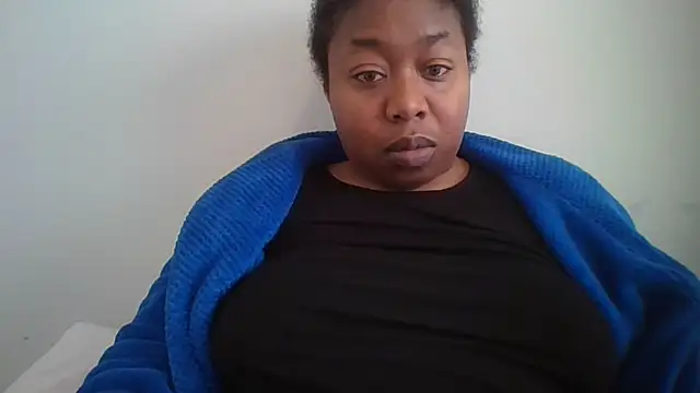 Snapshot of angeliquebelcali chatting on February 21, 1:44 pm angeliquebelcali online show from February 21, 1:44 pm