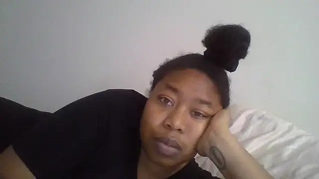 Snapshot of angeliquebelcali chatting on February 23, 2:14 pm angeliquebelcali online show from February 23, 2:14 pm