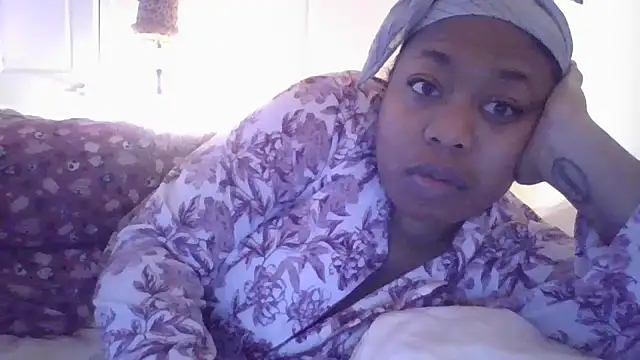 Snapshot of angeliquebelcali chatting on March 8, 6:21 am angeliquebelcali online show from March 8, 6:21 am