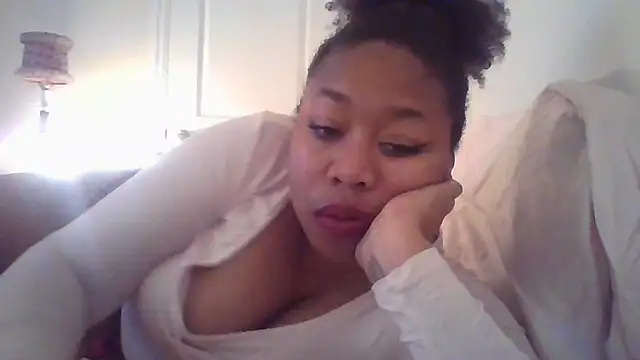 Snapshot of angeliquebelcali chatting on March 17, 12:19 am angeliquebelcali online show from March 17, 12:19 am