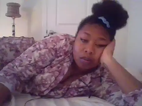 Snapshot of angeliquebelcali chatting on March 17, 3:25 am angeliquebelcali online show from March 17, 3:25 am