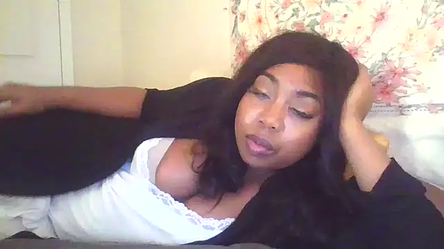 Snapshot of angeliquebelcali chatting on September 24, 9:23 am angeliquebelcali online show from September 24, 9:23 am