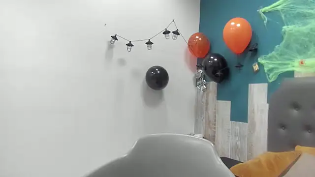 Snapshot of Frank_Millers chatting on October 24, 8:16 pm Frank Millers online show from October 24, 8:16 pm