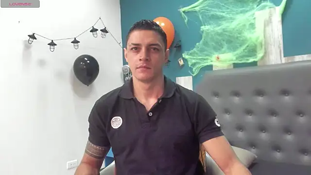 Snapshot of Frank_Millers chatting on October 27, 7:51 pm Frank Millers online show from October 27, 7:51 pm