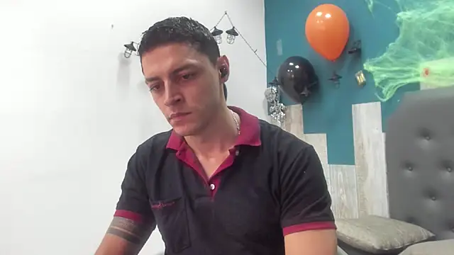 Snapshot of Frank_Millers chatting on October 29, 8:43 pm Frank Millers online show from October 29, 8:43 pm