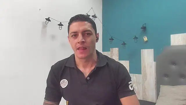 Snapshot of Frank_Millers chatting on November 10, 7:46 pm Frank Millers online show from November 10, 7:46 pm