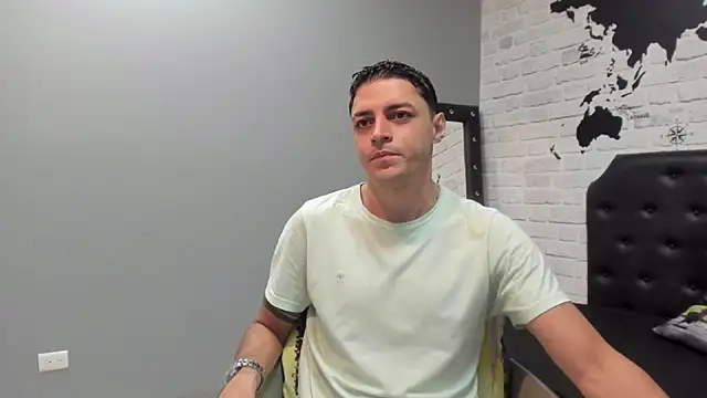 Snapshot of Frank_Millers chatting on November 17, 4:13 pm Frank Millers online show from November 17, 4:13 pm