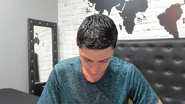 Snapshot of Frank_Millers chatting on November 26, 8:10 pm Frank Millers online show from November 26, 8:10 pm