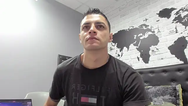 Snapshot of Frank_Millers chatting on December 2, 7:09 pm Frank Millers online show from December 2, 7:09 pm