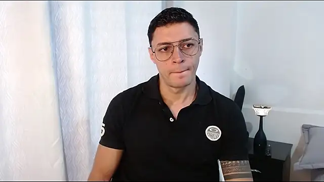 Frank Millers online show from April 17, 4:32 pm