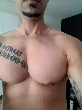 Snapshot of badbrown chatting on January 25, 1:41 pm badbrown online show from January 25, 1:41 pm
