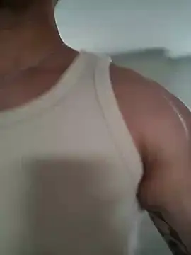 Snapshot of badbrown chatting on January 27, 9:22 pm badbrown online show from January 27, 9:22 pm