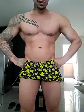 Snapshot of badbrown chatting on January 28, 12:54 pm badbrown online show from January 28, 12:54 pm