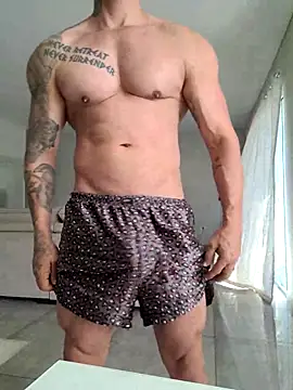 Snapshot of badbrown chatting on February 25, 12:55 pm badbrown online show from February 25, 12:55 pm