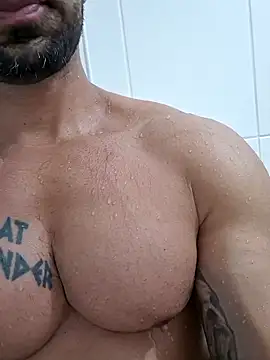 Snapshot of badbrown chatting on November 9, 12:31 am badbrown online show from November 9, 12:31 am