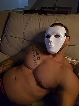 Snapshot of badbrown chatting on December 4, 2:32 am badbrown online show from December 4, 2:32 am