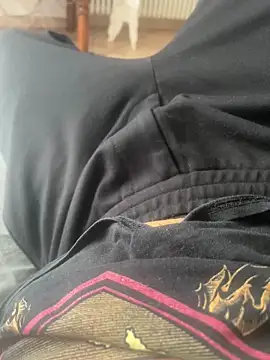 Snapshot of thor955555 chatting on October 19, 8:26 am thor955555 online show from October 19, 8:26 am