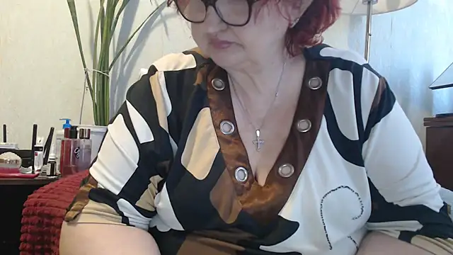 DeniseeRosea online show from April 5, 3:20 pm