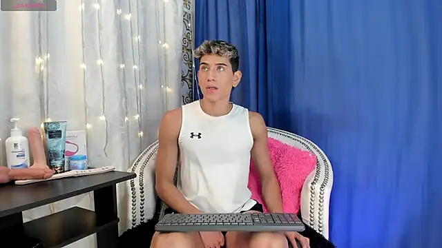 Snapshot of Jean_Miller20 chatting on February 11, 2:25 am Jean Miller20 online show from February 11, 2:25 am