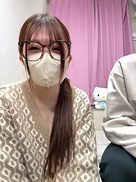 Snapshot of NA-KAREN-V8 chatting on May 4, 9:16 am NA-KAREN-V8 online show from May 4, 9:16 am
