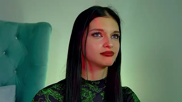 Snapshot of BeverlyMost chatting on February 4, 4:29 pm BeverlyMost online show from February 4, 4:29 pm