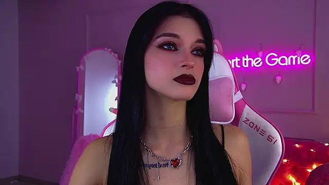 Snapshot of BeverlyMost chatting on December 3, 6:28 pm BeverlyMost online show from December 3, 6:28 pm