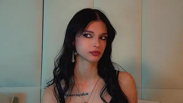 Snapshot of BeverlyMost chatting on June 13, 6:11 am BeverlyMost online show from June 13, 6:11 am