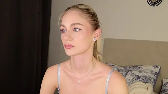 GabriellaOlsen online show from February 4, 4:35 pm