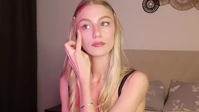 Snapshot of GabriellaOlsen chatting on May 20, 5:52 pm GabriellaOlsen online show from May 20, 5:52 pm